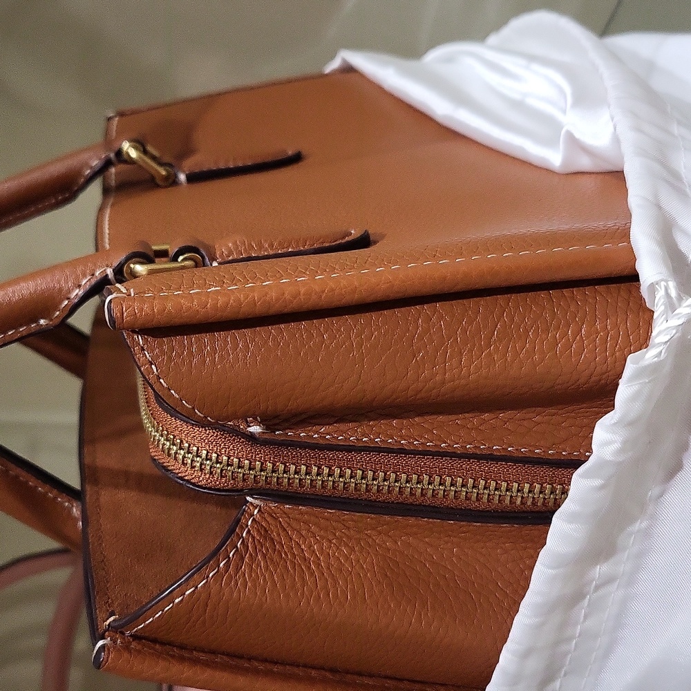 New! 🔥 Brooke Carryall 28, Size Medium [Only 1  left!] - Picture 9 of 12